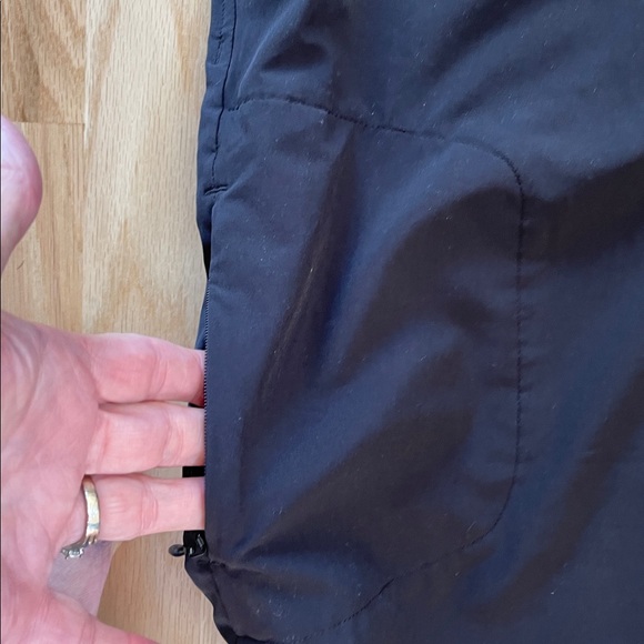 REI Women's Black Bermudas - Picture 5 of 5